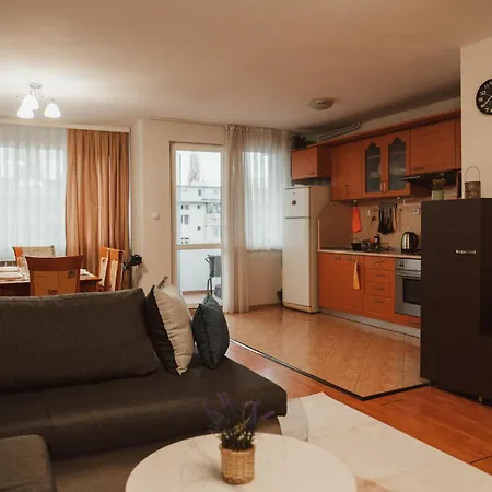 Rhea With Terrace & Parking Apartament