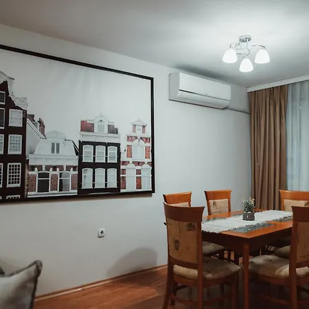 Rhea With Terrace & Parking Apartament