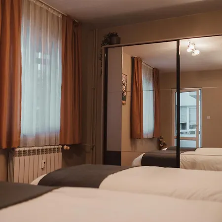 Rhea With Terrace & Parking Apartament