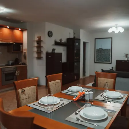 Rhea With Terrace & Parking *