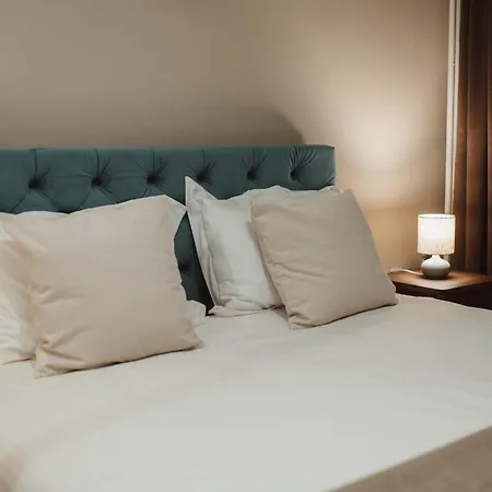 Rhea Apartment With Parking Daire *