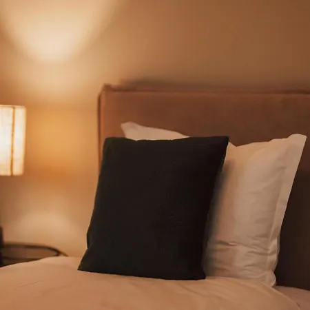 Апартамент Rhea With Terrace & Parking *