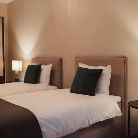 Daire Rhea Apartment With Parking *