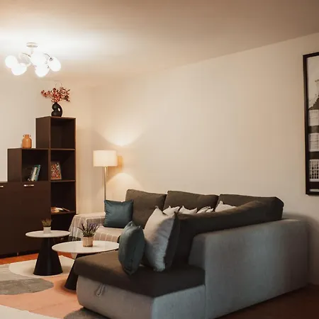 Rhea Apartment With Parking Daire *