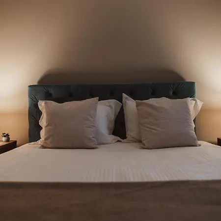 Rhea Apartment With Parking Daire *