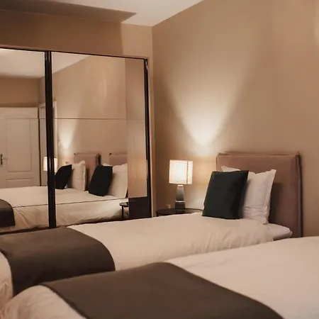 Apartamento Rhea With Terrace & Parking