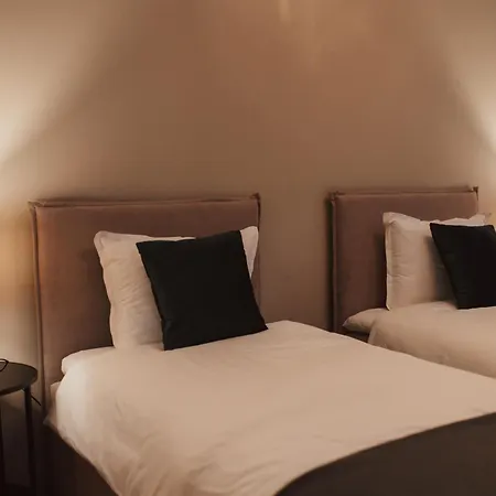 Rhea Apartment With Parking Daire