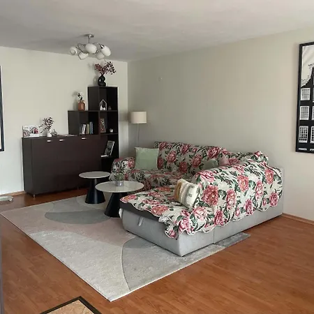 Rhea Apartment With Parking Plowdiw