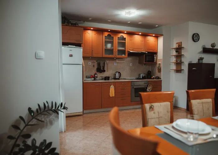 Rhea With Terrace & Parking *