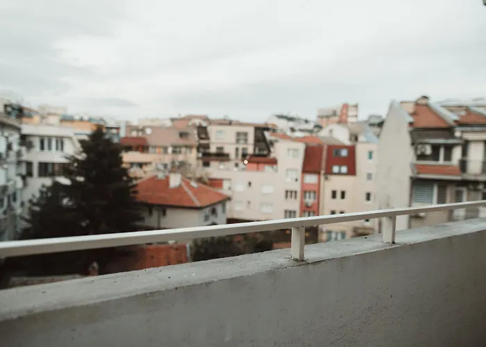 Rhea With Terrace & Parking * 플로브디프