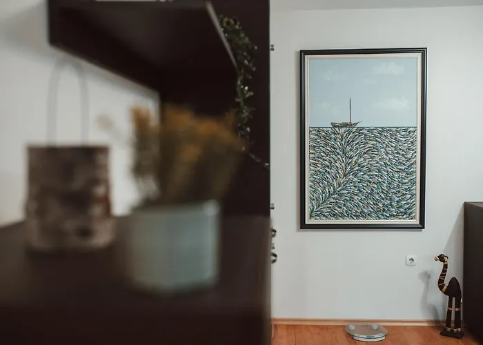 Rhea With Terrace & Parking 아파트 *