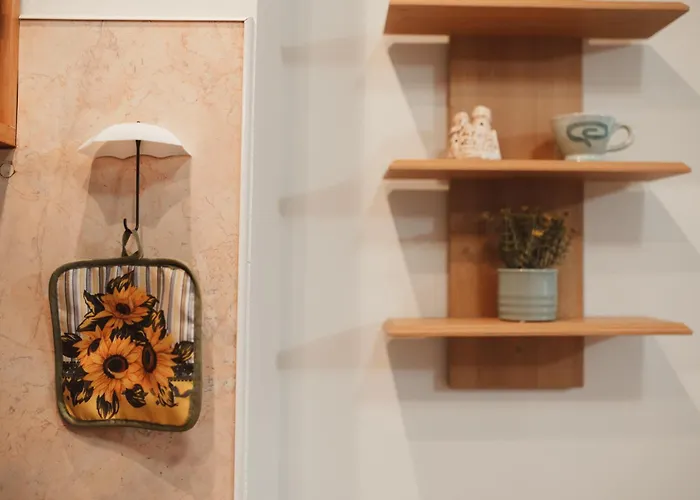 Rhea With Terrace & Parking 아파트 *