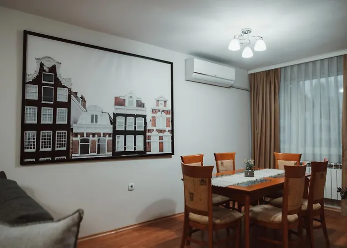 Rhea With Terrace & Parking 아파트