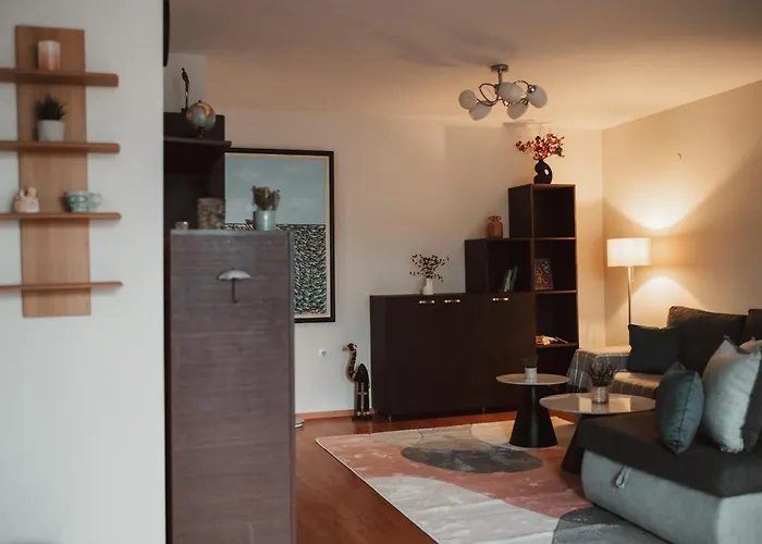 Rhea With Terrace & Parking * 플로브디프