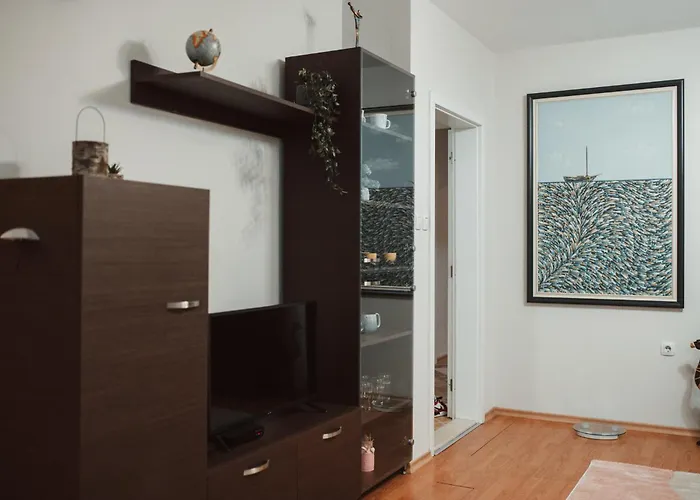 아파트 Rhea With Terrace & Parking *