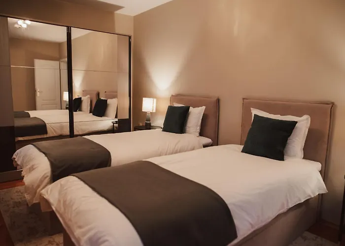 아파트 Rhea With Terrace & Parking *