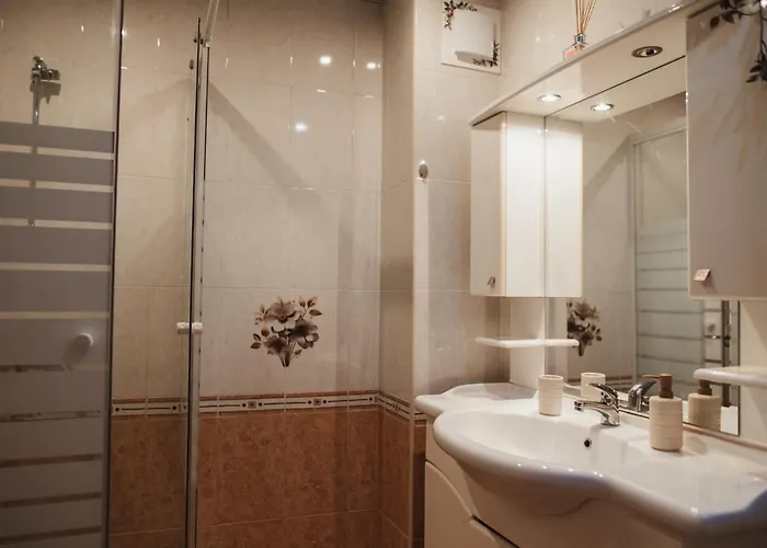 Rhea With Terrace & Parking * 플로브디프