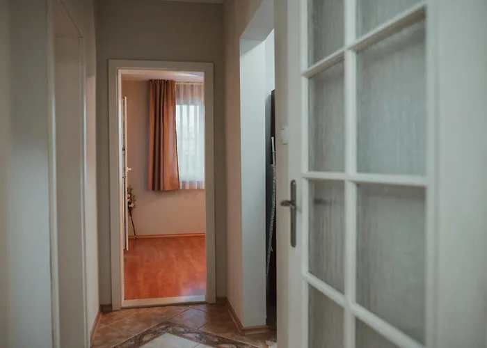 Rhea With Terrace & Parking * 플로브디프