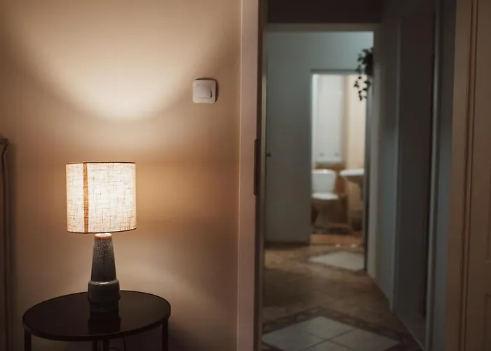 Rhea With Terrace & Parking 플로브디프