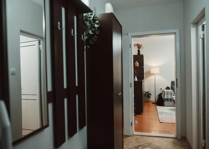 Rhea With Terrace & Parking 아파트 플로브디프